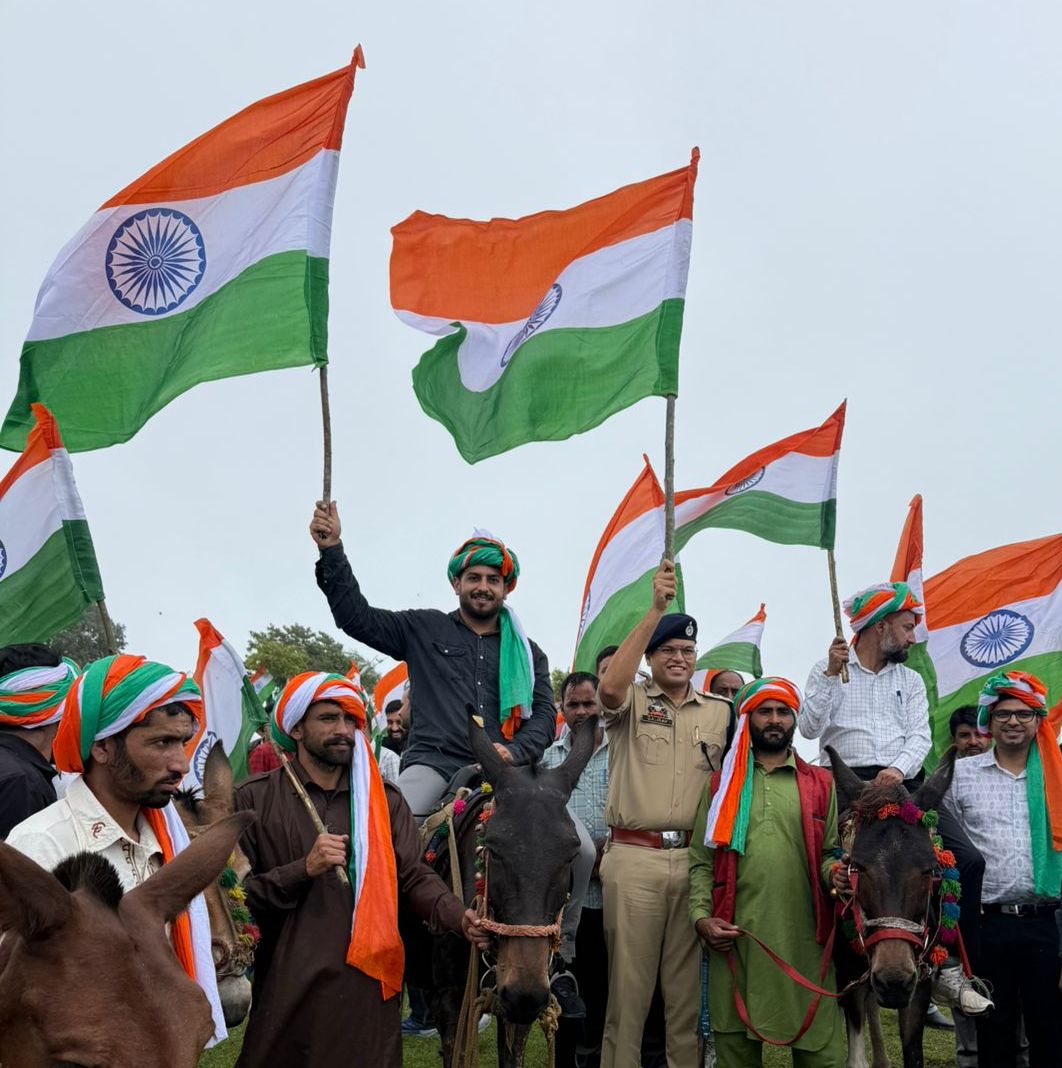 Har Ghar Tiranga Campaign2 km long Tricolour taken out with citizen’s enthusiastic participation 7,000 join grand Tiranga rallies led by DC, SSP