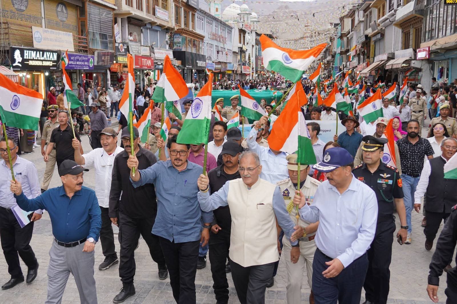 LG Kavinder Gupta leads Har Ghar Tiranga Rally in Leh 