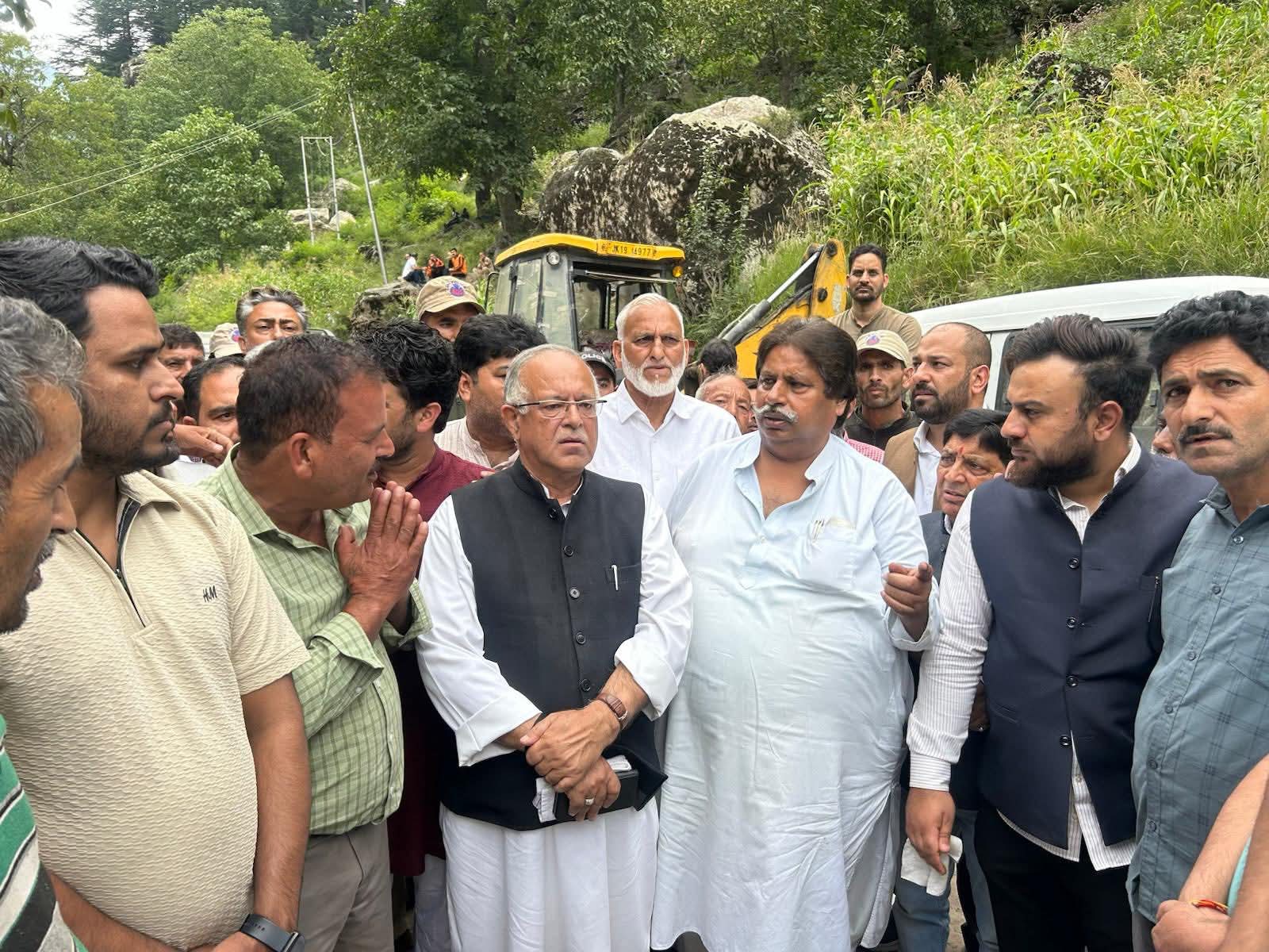 JKPCC President visited Chisoti to assess the situation following recent Cloudburst
