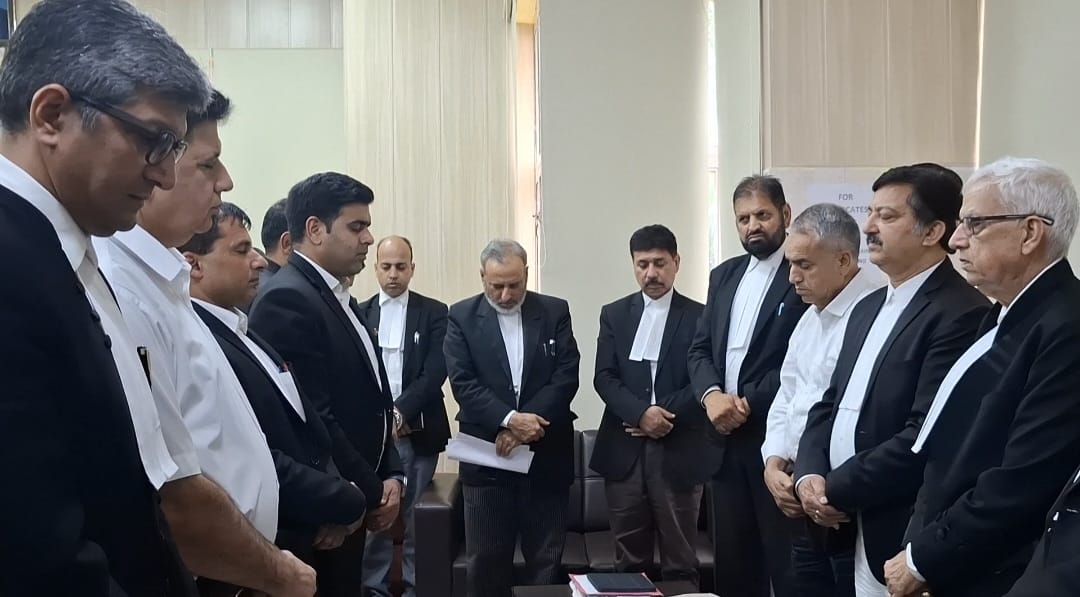 Two Minutes of silence observed by JKHCBAJ to pay homage to victims of Cloudburst at Chasoti, Kishtwar and Kathua