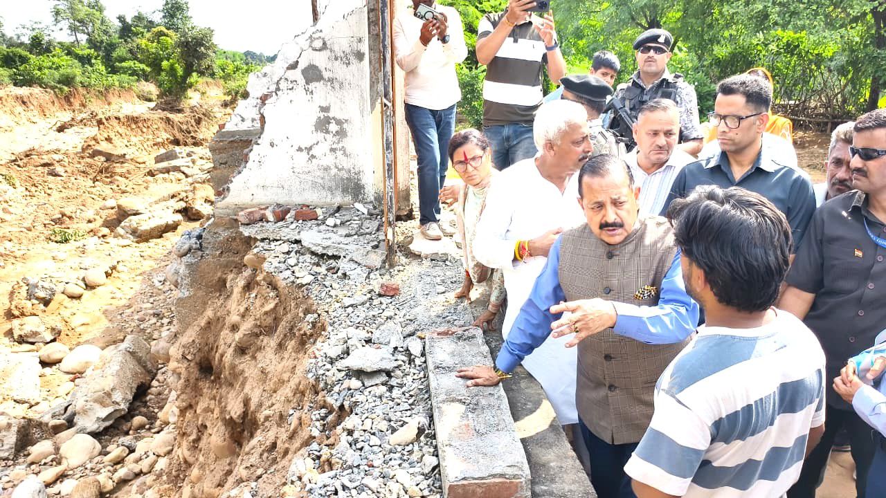 Dr Jitendra Singh visits cloudburst-hit places in Kathua