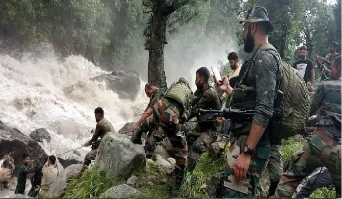 Indian Army continues relief and rescue operations at Chisoti, Kishtwar