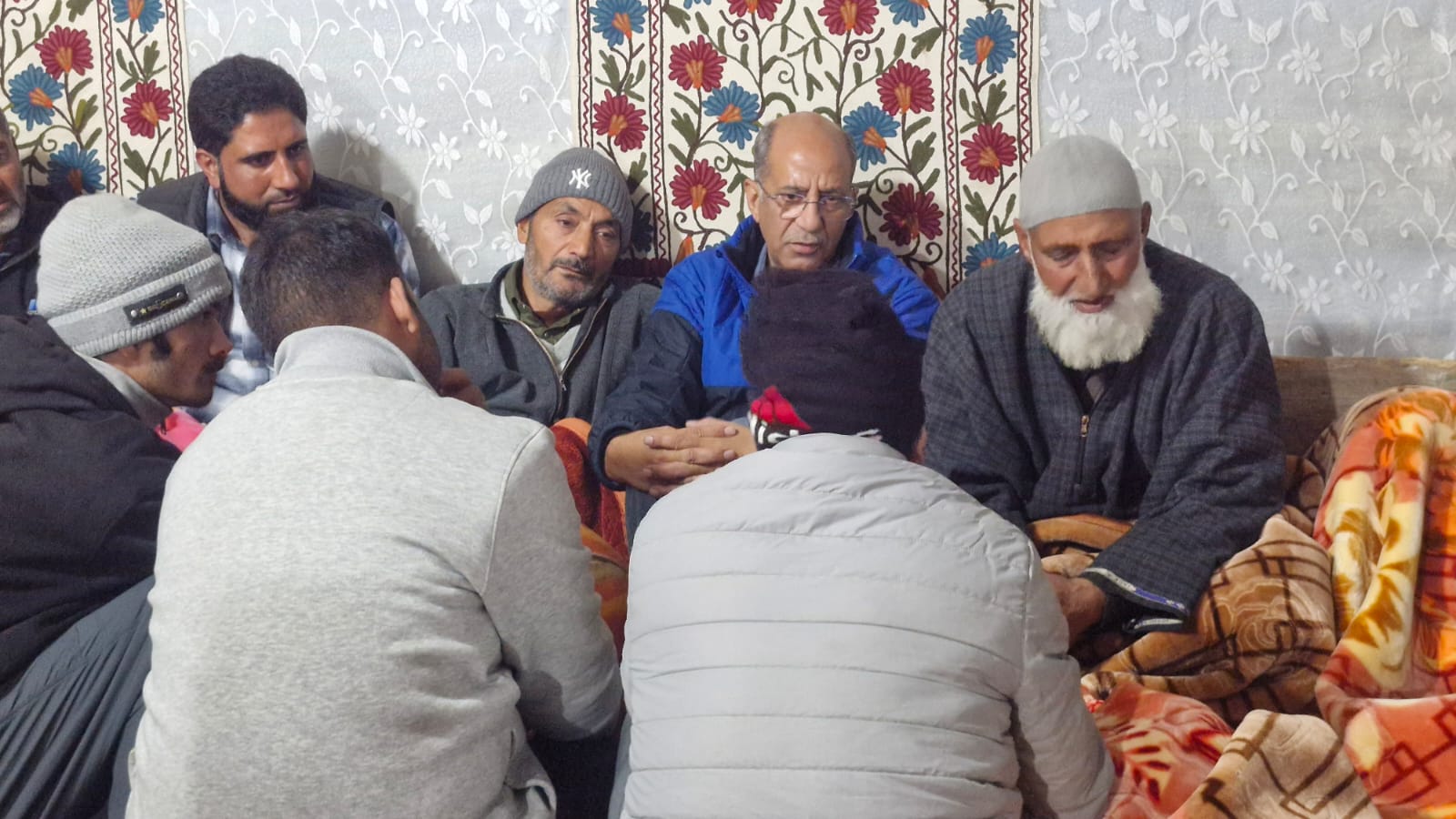 Advisor Wani meets family of slain inspector in Kupwara, extends condolences