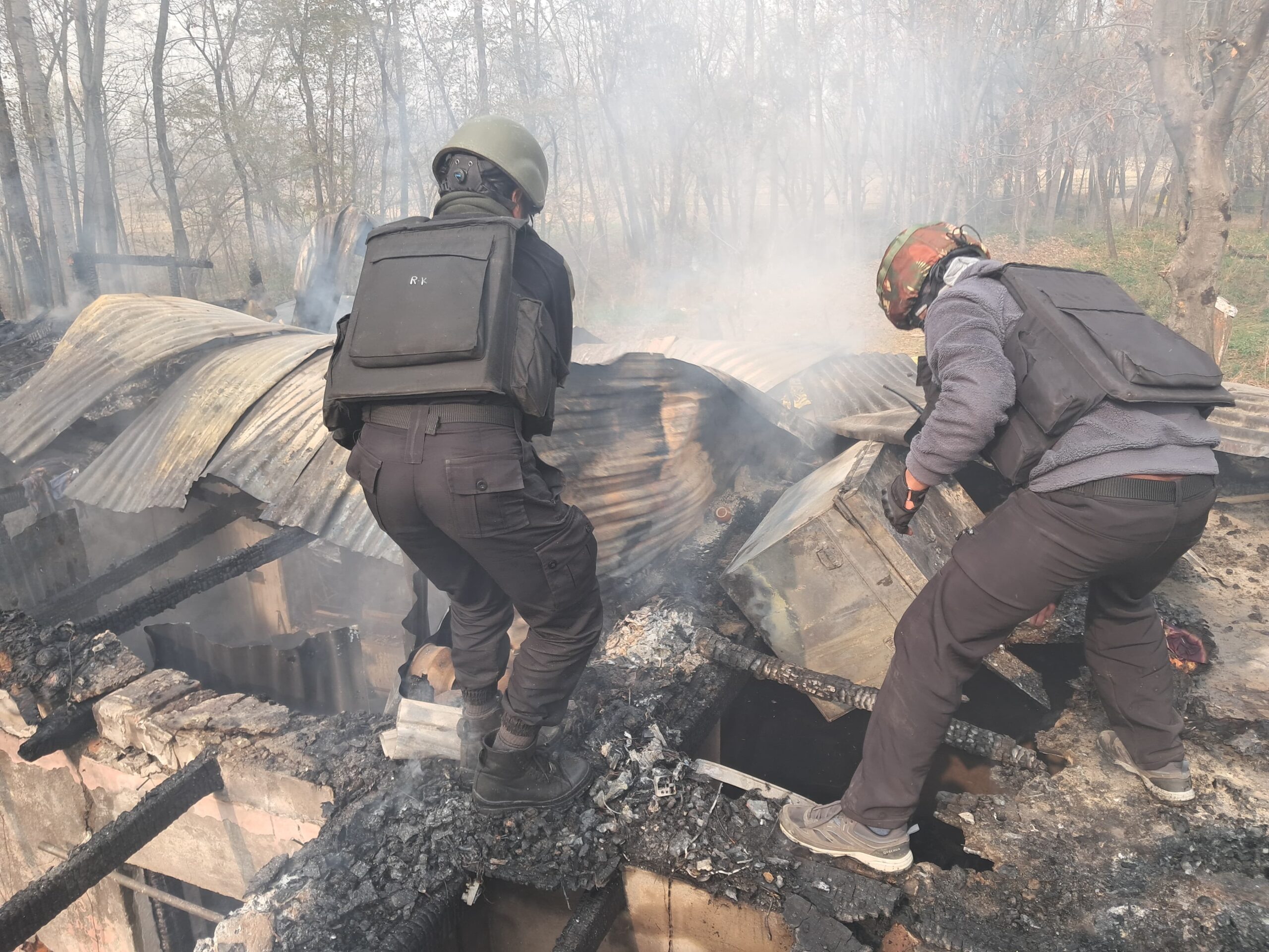 Indian Army extends help to fire-hit family in Shar Pulwama