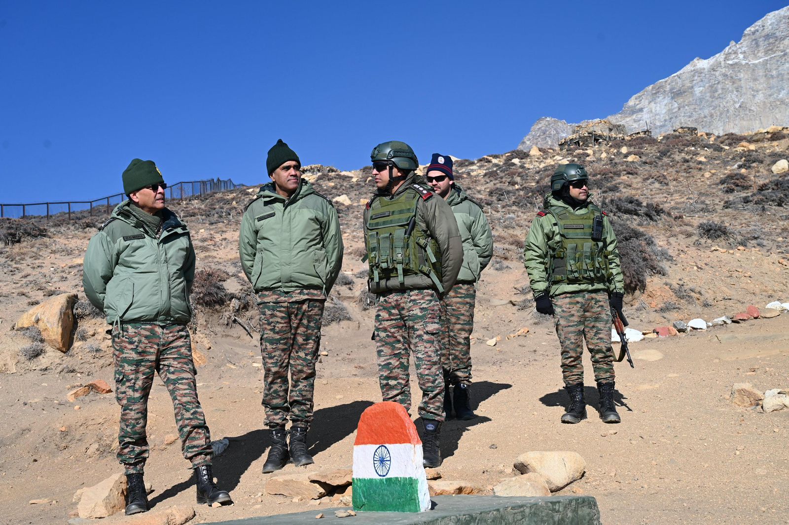GOC Uttar Bharat Reviews Tripeaks Brigade: High-Altitude Operational Preparedness Evaluated in Himachal