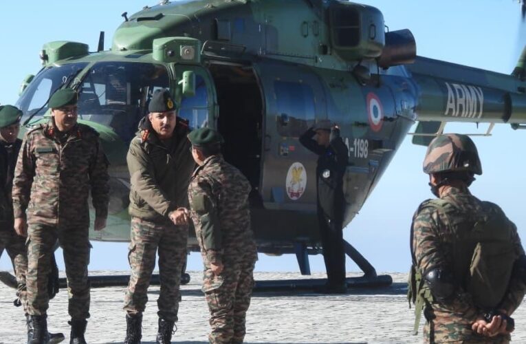 Trishakti Corps Commander Inspects Forward Posts in East Sikkim to Review High-Altitude Readiness