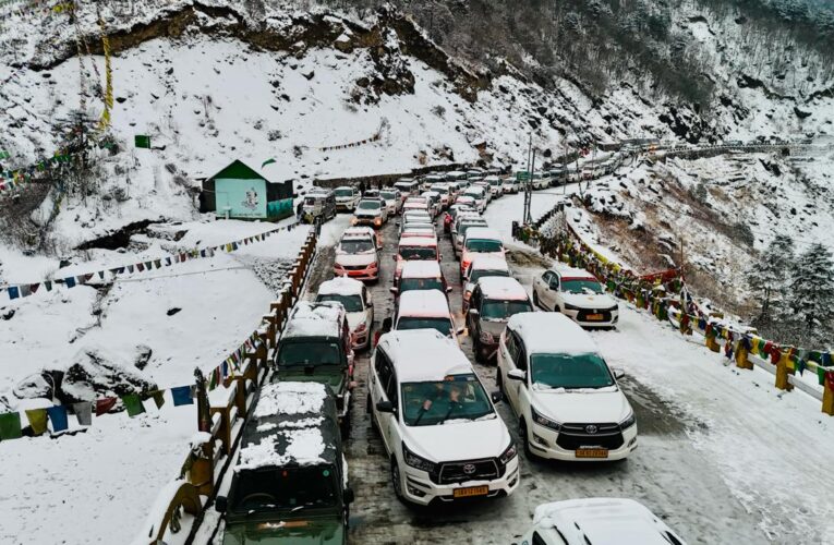 Indian Army Rescues 46 Stranded Tourists Amid Heavy Snowfall in East Sikkim