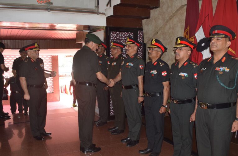 Lt Gen Dhiraj Seth Reviews Southern Command’s Operational Readiness and Honors Veterans in Madhya Pradesh