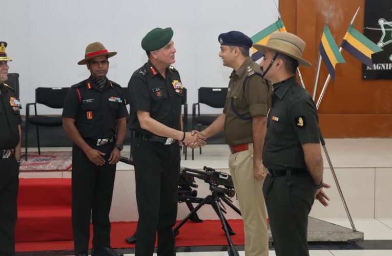 Lt Gen Dhiraj Seth Reviews Joint Indian Army-CISF Counter-Terrorism Training in Bhopal