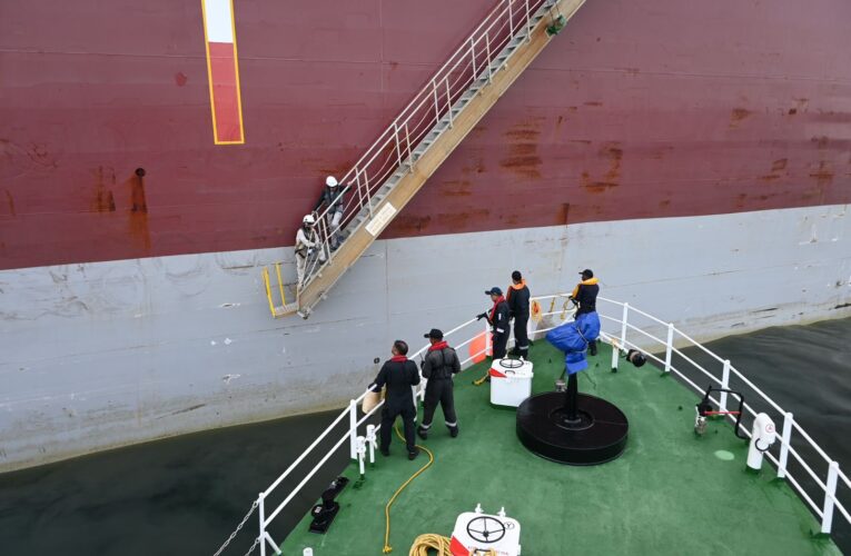 High-Stakes Maritime Rescue: Indian Coast Guard Executes Life-Saving MEDEVAC Off Kochi Coast