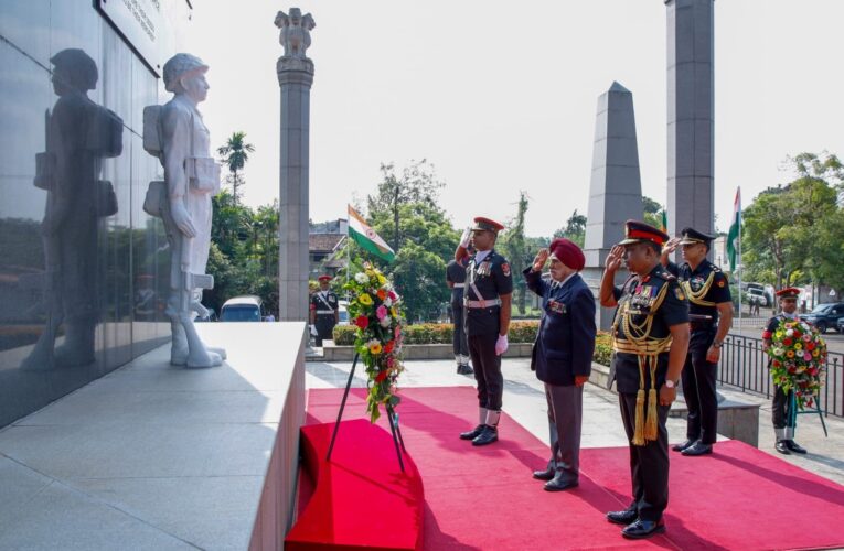 Sapta Shakti Command Chief Honors Fallen Heroes at IPKF War Memorial in Colombo