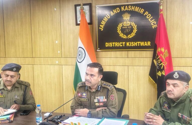 SSP Naresh Singh Chairs Comprehensive Crime and Security Review Meeting in Kishtwar to Bolster District Safety