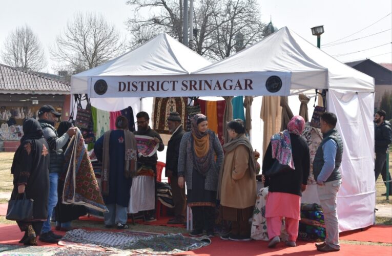 Kashmir Haat Hosts Major 2-Day Sale of Authentic Handcrafted Trainee Products in Srinagar