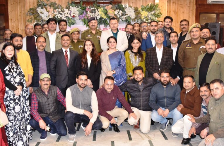 Udhampur Administration Bids Emotional Farewell to Outgoing DC Saloni Rai; Top Officials Laud Visionary Leadership