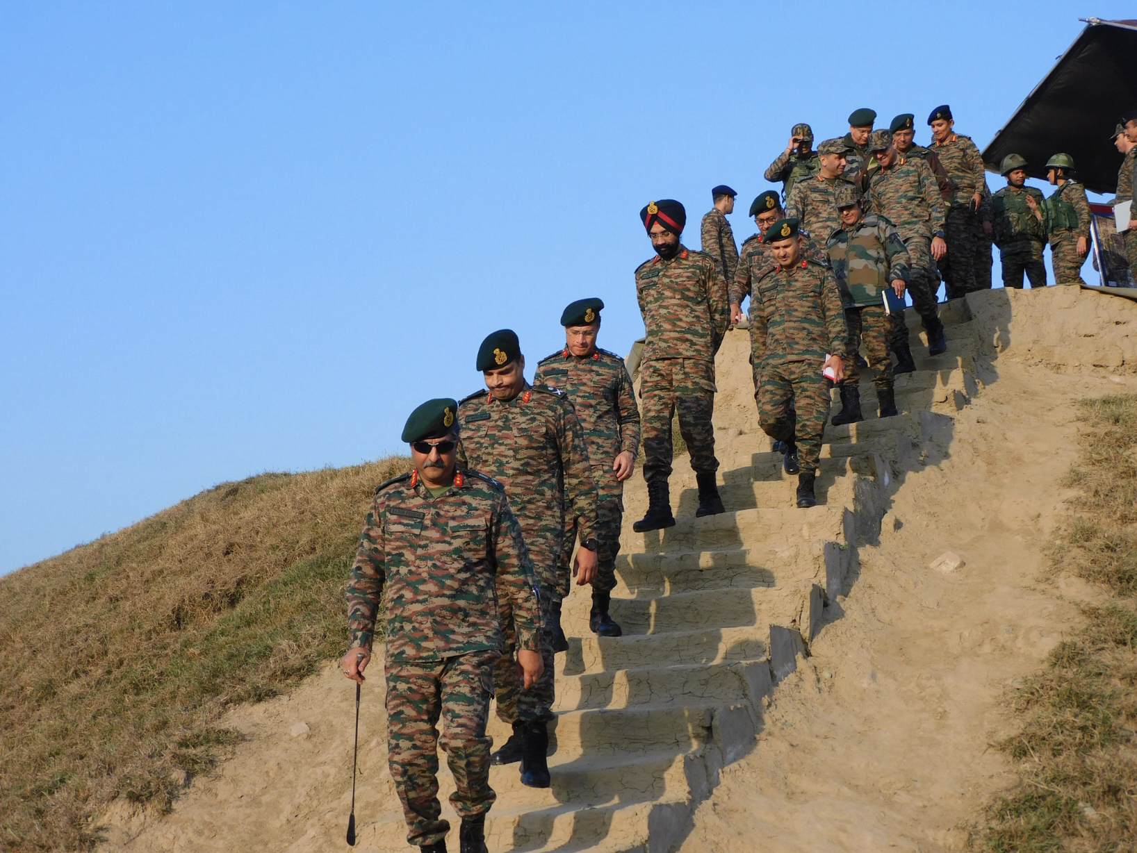 Kharga Corps Commander Reviews Pine Division’s Forward Logistics Exercise to Enhance Battle Readiness