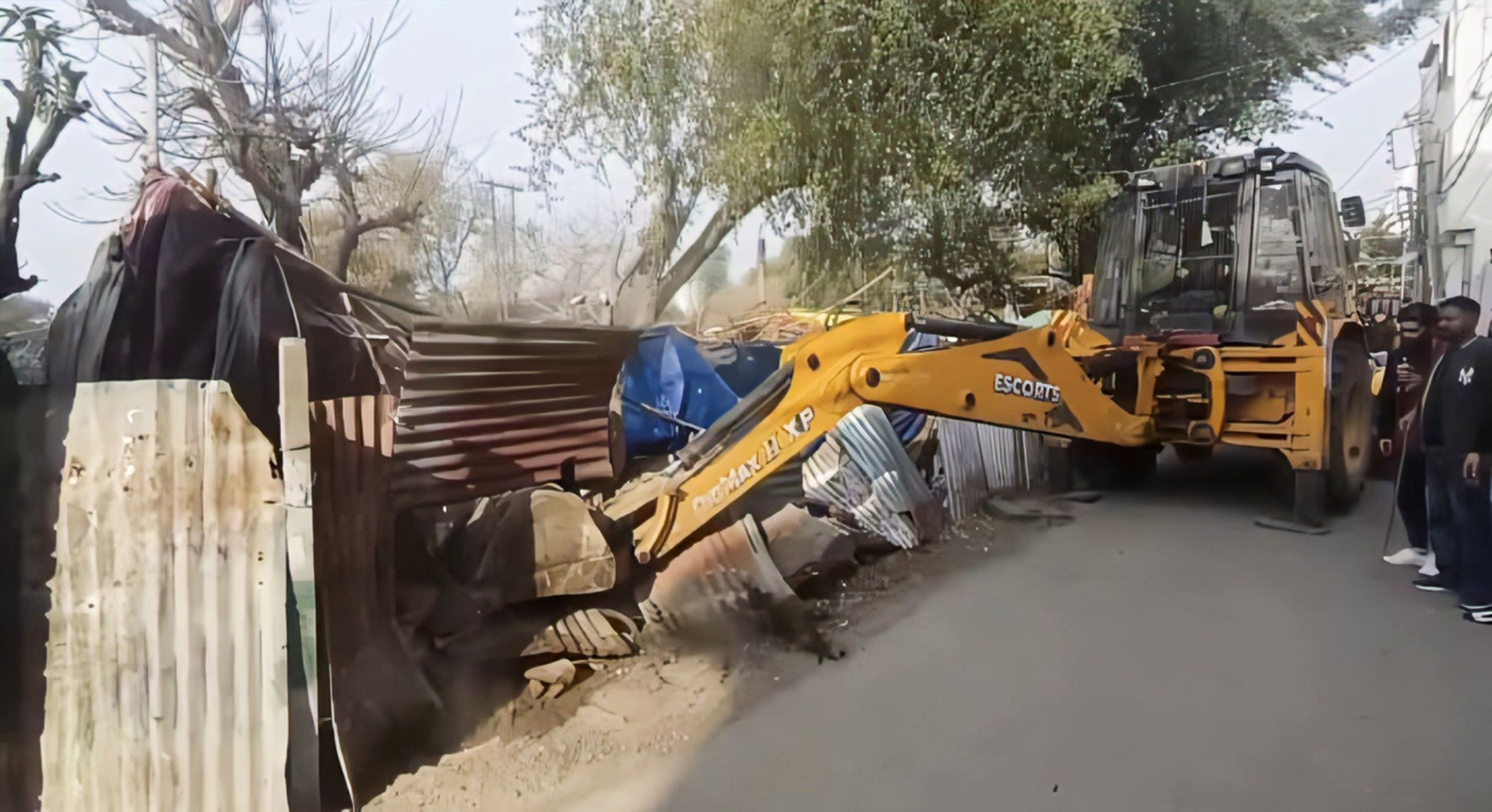 Jammu Municipal Corporation Demolishes 100 Slum Structures to Boost Urban Sanitation