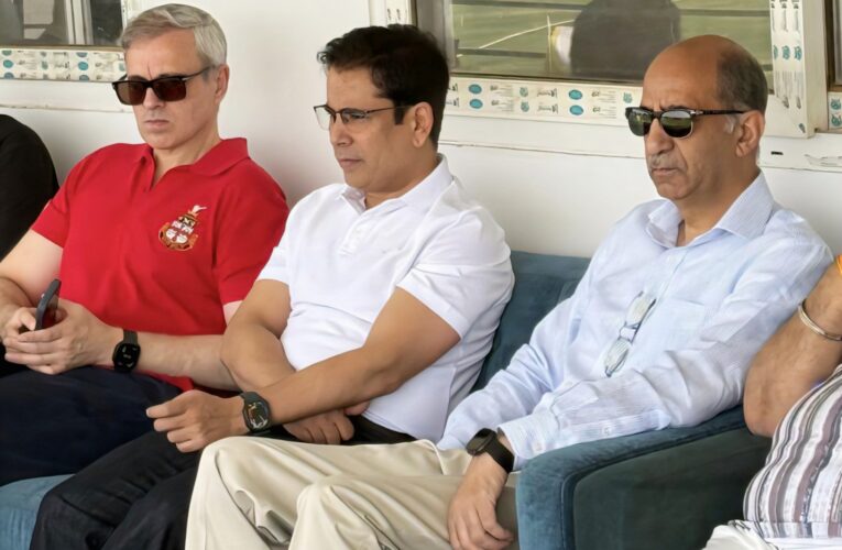 Chief Minister Omar Abdullah Announces ₹2 Crore Reward and Government Jobs for Jammu & Kashmir’s Historic Ranji Trophy Champions