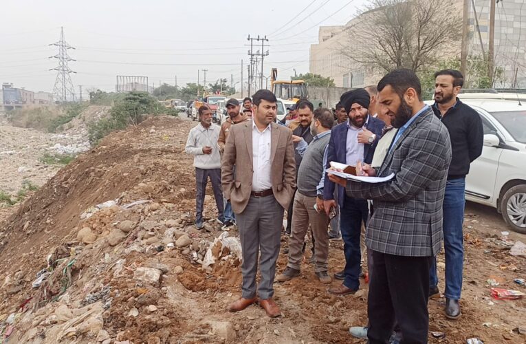 JMC Commissioner Dr. Devansh Yadav Leads Massive Sanitation and Anti-Encroachment Drive in Jammu