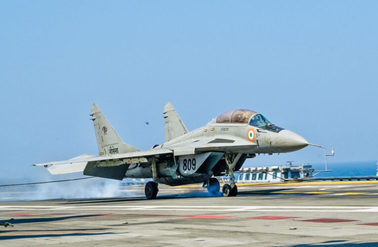 INS Vikrant Achieves Milestone 1,000 Safe Arrested Landings, Boosting India’s Naval Combat Readiness