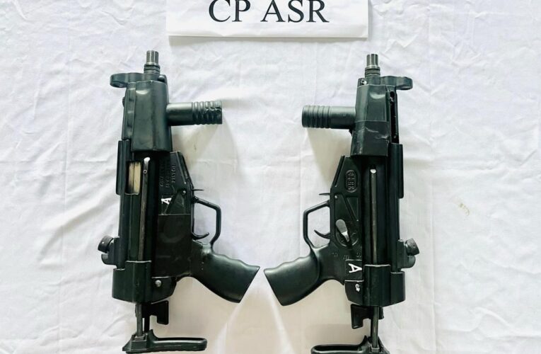 Amritsar Police Seize 9mm Sub-Machine Guns; Major Illegal Arms Consignment Linked to Gangster Goldy Dhillon Foiled
