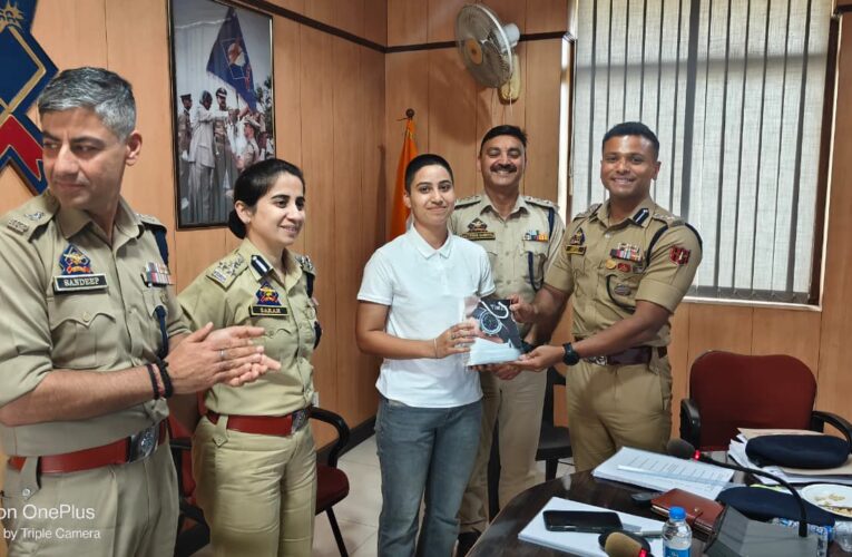 DIG Udhampur–Reasi Range Honors Daughter of DySP DAR for Clearing CDS Examination