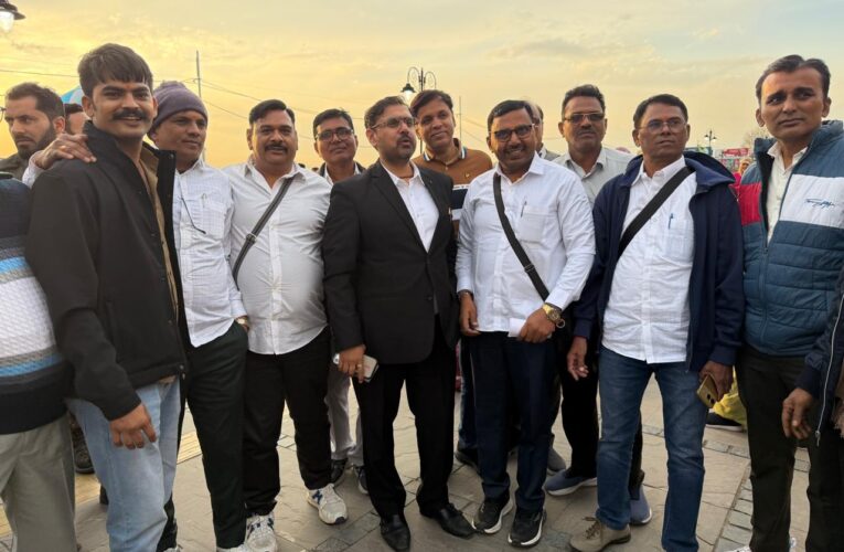 Minister Satish Sharma Reviews Tourism Infrastructure and Interacts with Visitors at Srinagar’s Mughal Gardens