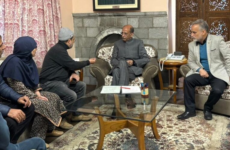 Advisor Nasir Aslam Wani Holds Public Outreach at Raabita Office; Addresses Engineer Demands and Student Safety