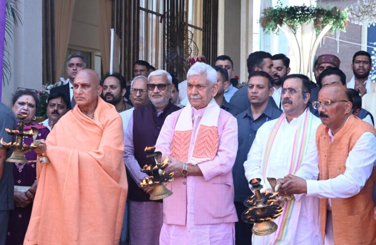 LG Manoj Sinha Inaugurates Jammu Kashmir Cultural Festival; Calls for Youth to Lead Global Renaissance