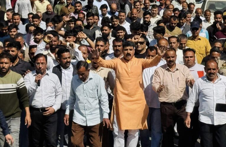 Udhampur–Billawar Road Crisis: Pawan Khajuria Leads Massive Protest Over Deadly Potholes