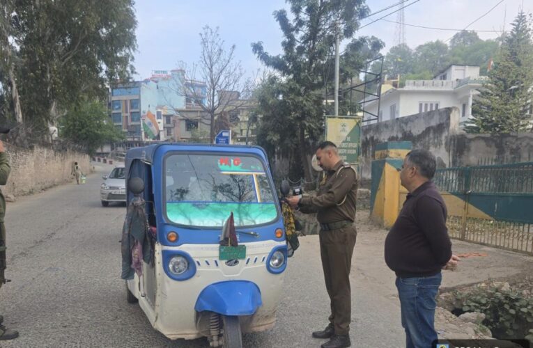 Rajouri MVD Intensifies Traffic Enforcement: 52 Vehicles Penalized and 11 Seized for Rules Violations