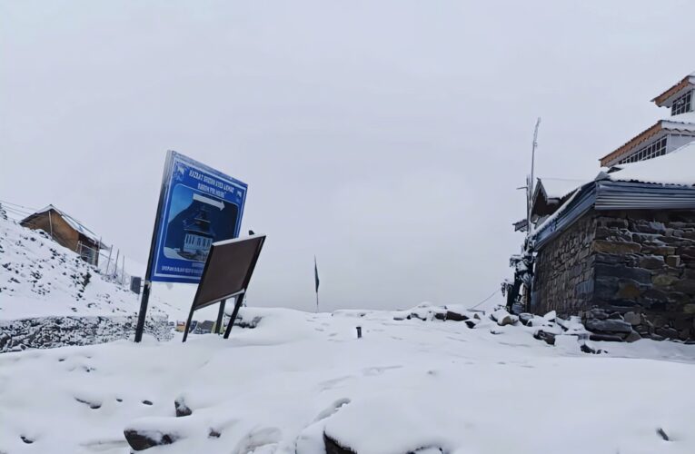 Fresh Snowfall at Pir Ki Gali Forces Closure of Historic Mughal Road for All Traffic