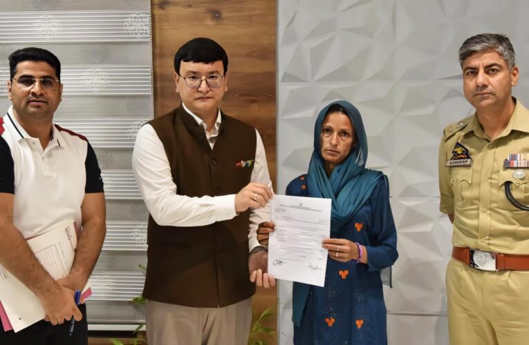 Udhampur DC Minga Sherpa Disburses Ex-Gratia Relief to Road Accident Victims Under Special Fund Scheme