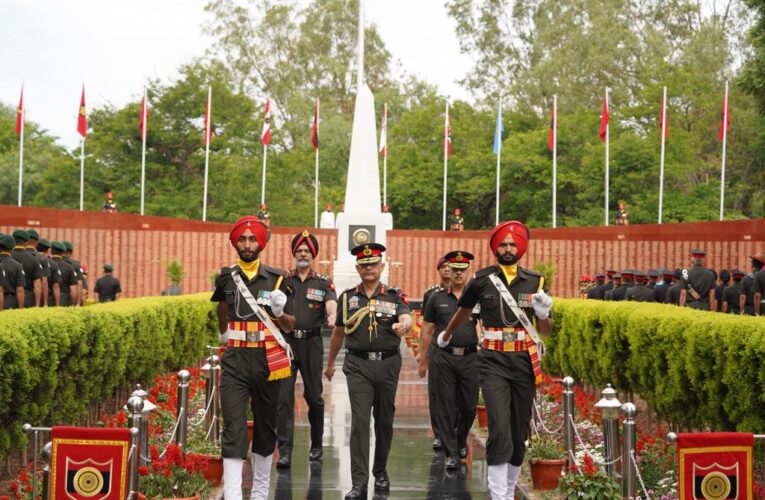 Lt Gen Pushpendra Singh Assumes Command as GOC-in-C of Western Command