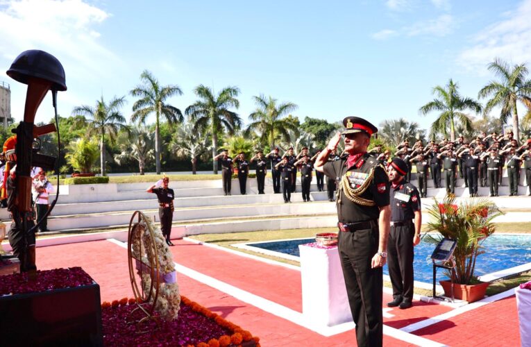 Lt Gen Amit Kabthiyal Assumes Command of Vajra Corps to Bolster Border Security