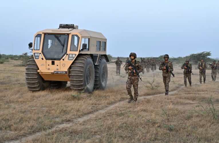 Indian Army Southern Command Chief Reviews Operational Readiness Along Gujarat’s Western Frontier