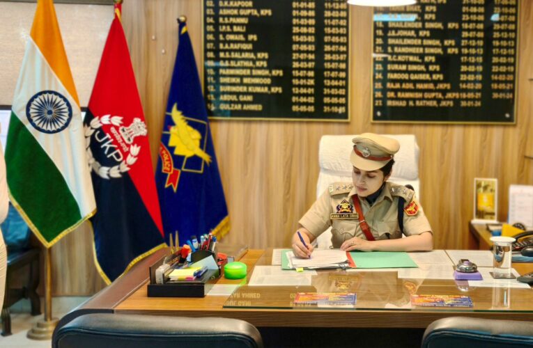 Anna Sinha IPS Takes Charge as SP Headquarters Jammu; Focuses on Professionalism and Coordination