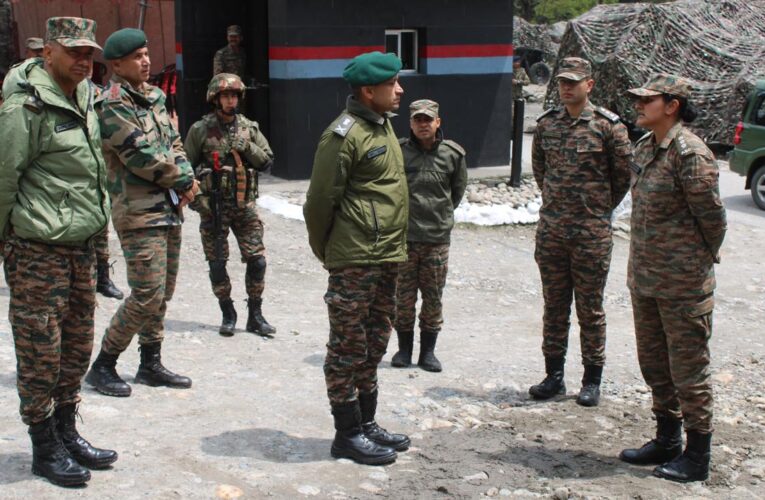 Lt Gen Neeraj Shukla Reviews Gajraj Corps Readiness in Forward High-Altitude Areas