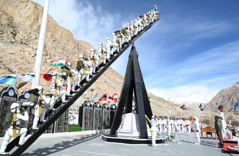 Indian Army Celebrates 42nd Siachen Day: Tributes Paid to Guardians of the Frozen Frontier