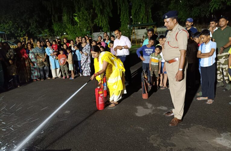 CISF Conducts Fire Safety Awareness Training for Students and Civilians in Bokaro