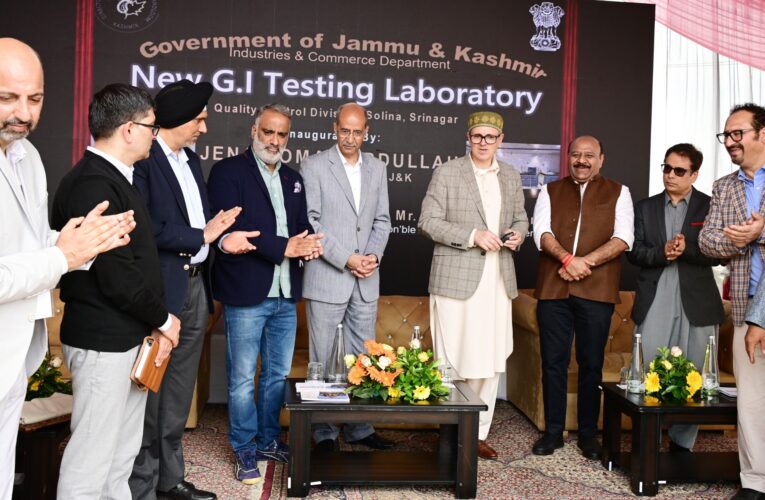 CM Omar Abdullah Unveils ‘Know Your Artisan’ Initiative to Globalize J&K’s Craft Heritage; Launches Advanced GI Testing Lab at Kashmir Haat | Read More