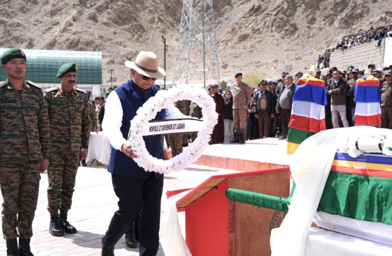 LG Ladakh Vinai Kumar Saxena Pays Tribute to Kargil War Hero Colonel Sonam Wangchuk