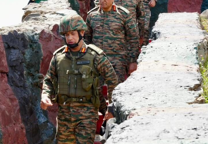 Northern Army Commander Reviews Operational Preparedness and Anti Infiltration Grid Along Line of Control