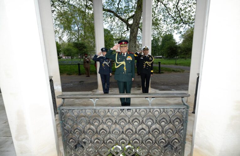 CDS General Anil Chauhan Pays Tribute to Fallen Soldiers at Memorial Gates in United Kingdom