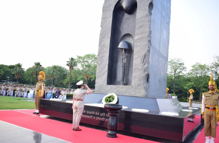 CISF Officers Pay Tribute to Martyrs at National Police Memorial