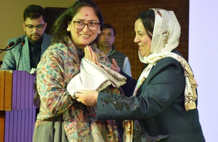Sakeena Itoo Discusses Academic Reforms and Student Welfare with Parliamentary Standing Committee in Srinagar