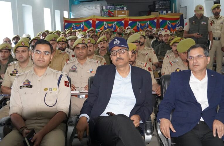 Doda Police Concludes Specialized VIP Security Training with Felicitation Ceremony at District Police Lines