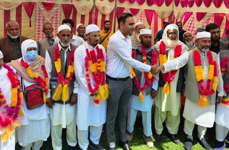 Ramban District Administration Flags Off First Batch of Hajj Pilgrims for 2026 Journey