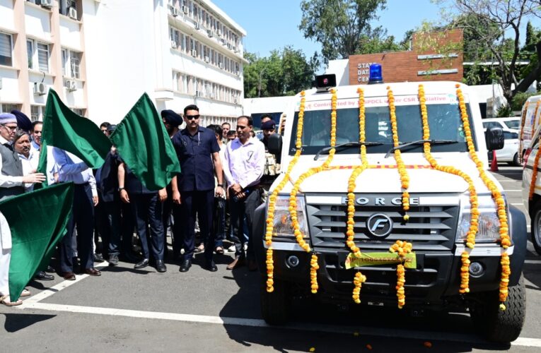 Chief Minister Omar Abdullah Flags Off Ambulances and Medical Equipment Under JKSPDC CSR Initiative