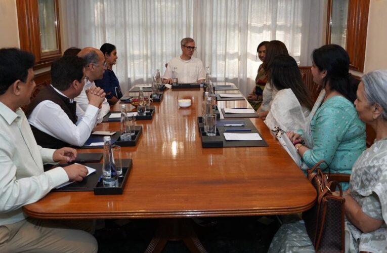 CM Omar Abdullah Invites Top Educational Institutions to Establish Private Universities in Jammu and Kashmir