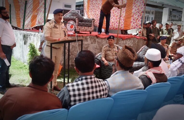 DIG Rajouri Poonch Range Reviews Security and Hosts Public Outreach Programs in Poonch